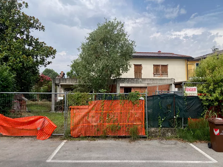 Immagine 1 di Casa bifamiliare in vendita  in Via Crosara a Caldogno