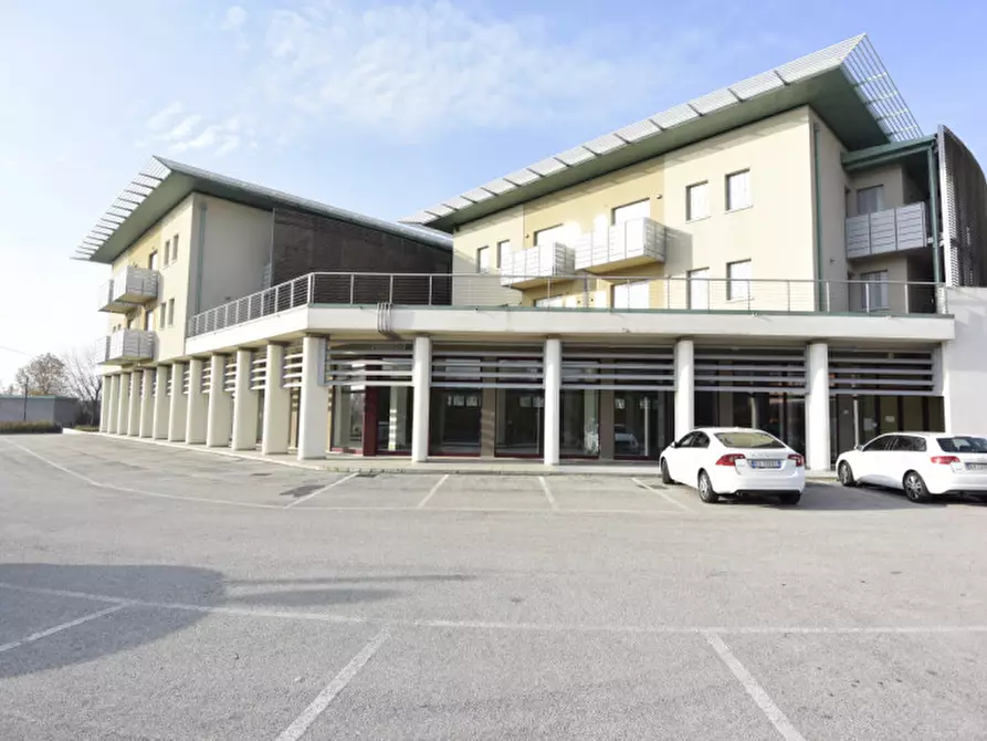 Immagine 2 di Negozio in affitto  in Via Gaidola a Fonte