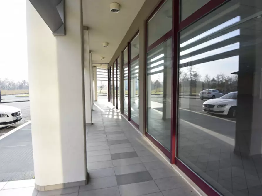 Immagine 3 di Negozio in affitto  in Via Gaidola a Fonte