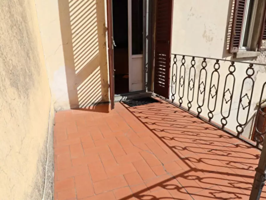 Immagine 14 di Appartamento in vendita  in via trento a Montevarchi