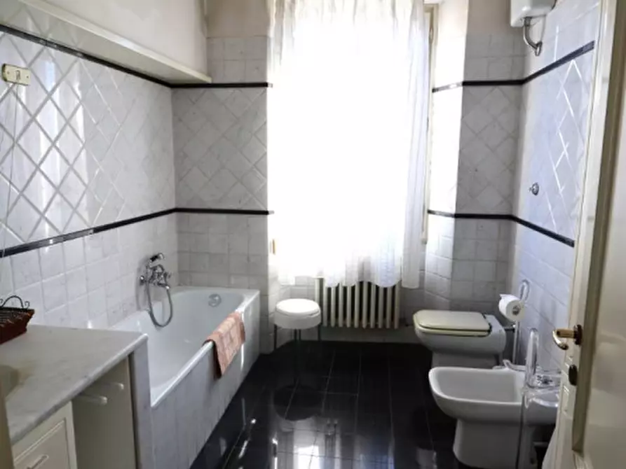 Immagine 30 di Appartamento in vendita  in via trento a Montevarchi