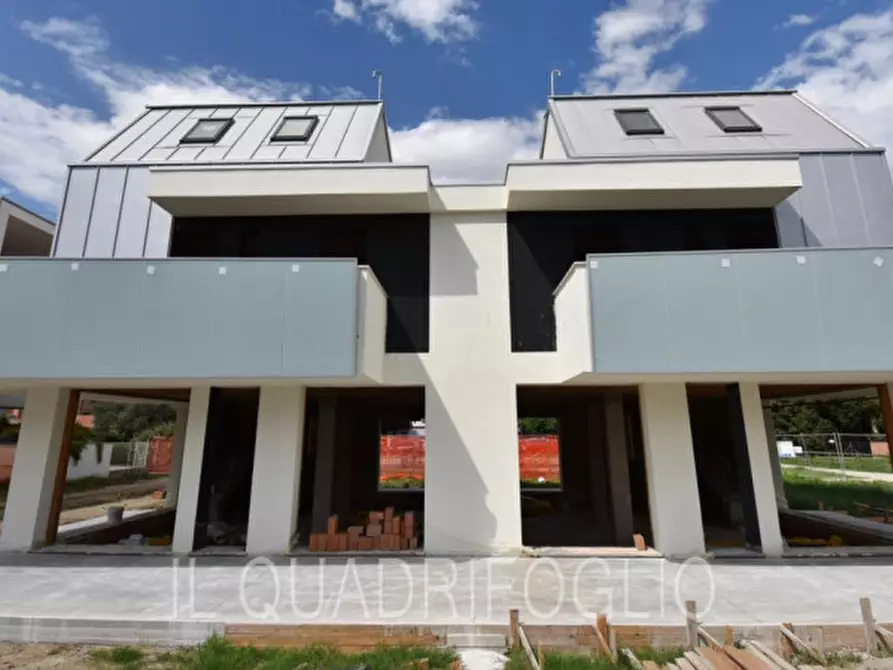 Immagine 1 di Casa bifamiliare in vendita  a Cesena