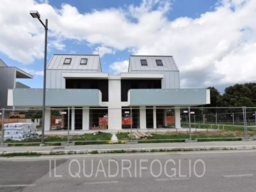 Immagine 2 di Casa bifamiliare in vendita  a Cesena
