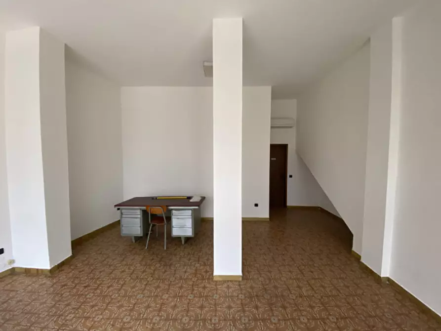 Immagine 3 di Negozio in vendita  a Stra