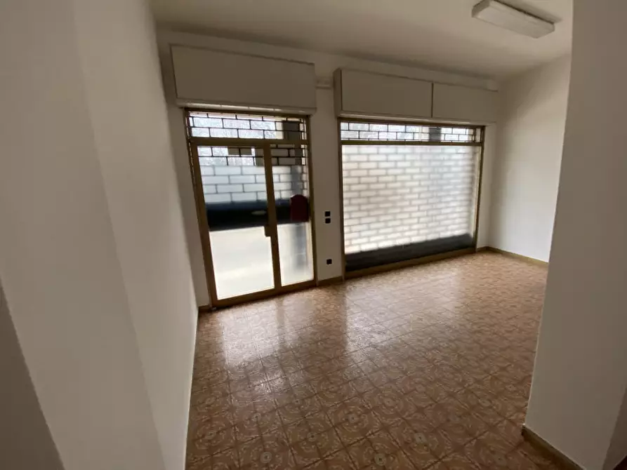 Immagine 5 di Negozio in vendita  a Stra