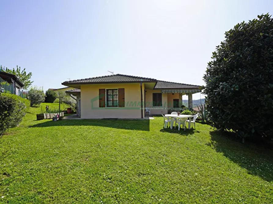 Immagine 1 di Villa in vendita  a Gavardo