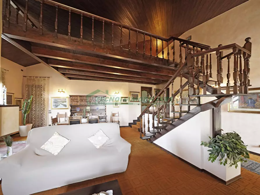 Immagine 2 di Villa in vendita  a Gavardo