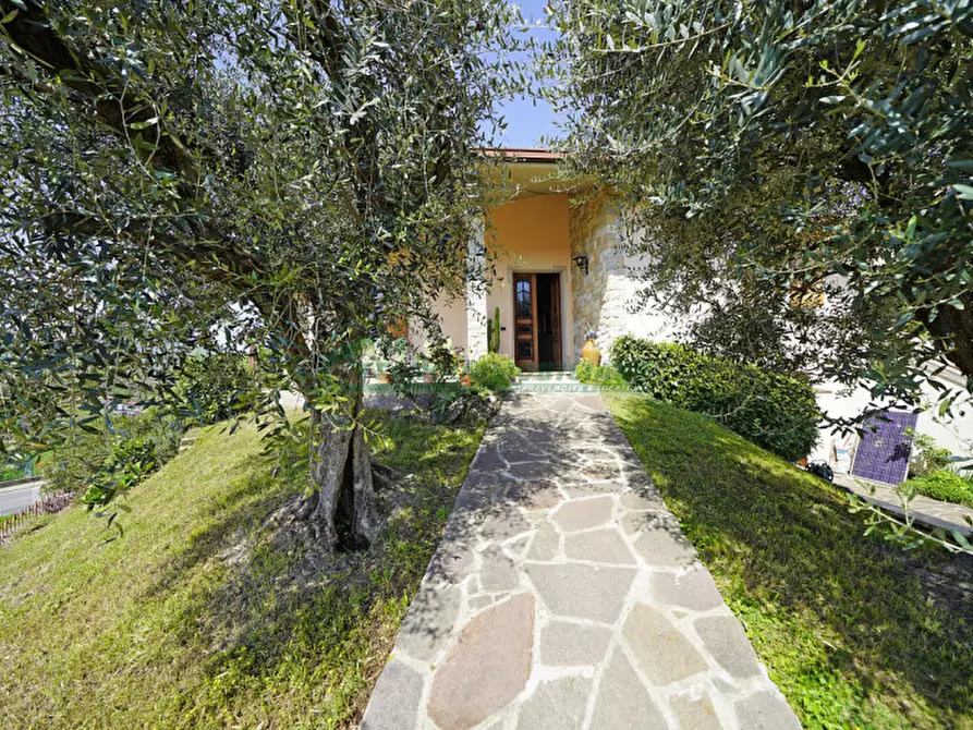 Immagine 3 di Villa in vendita  a Gavardo