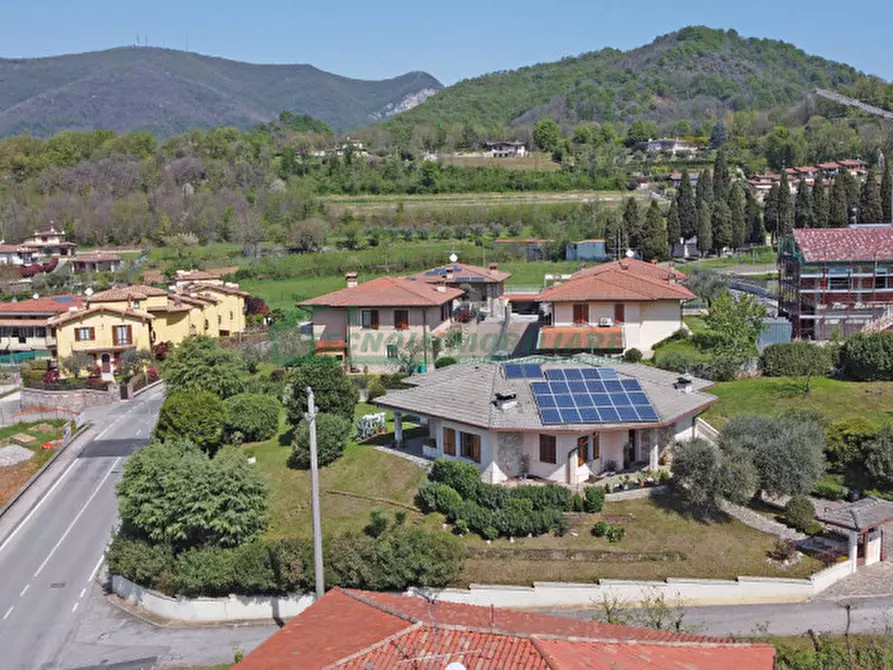 Immagine 9 di Villa in vendita  a Gavardo