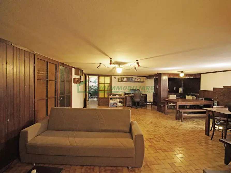 Immagine 21 di Villa in vendita  a Gavardo