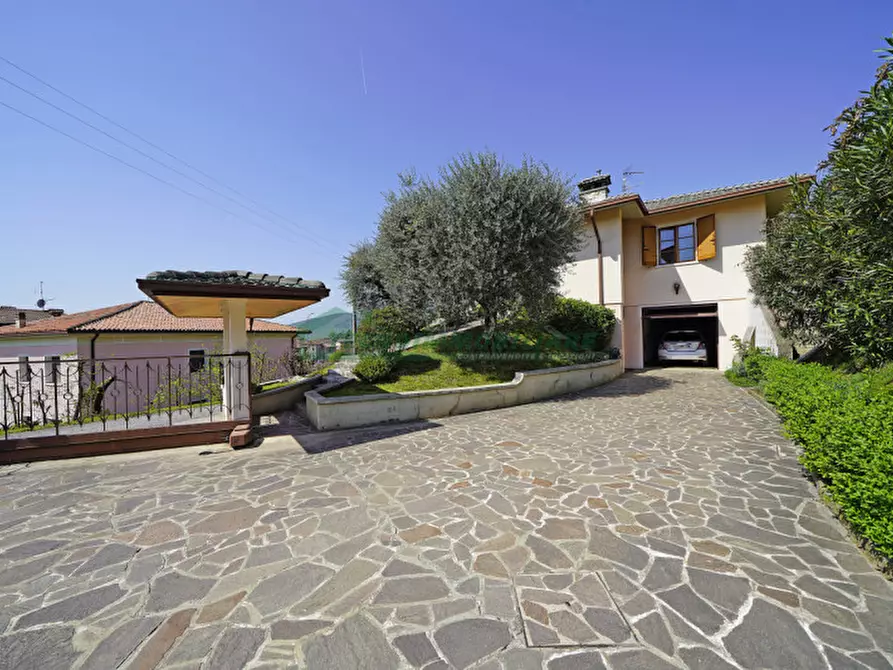 Immagine 25 di Villa in vendita  a Gavardo