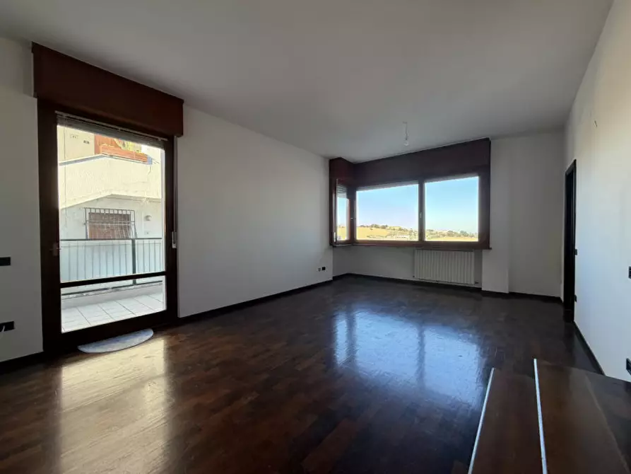 Immagine 6 di Villa in vendita  in Via Monte San Vicino a Ancona