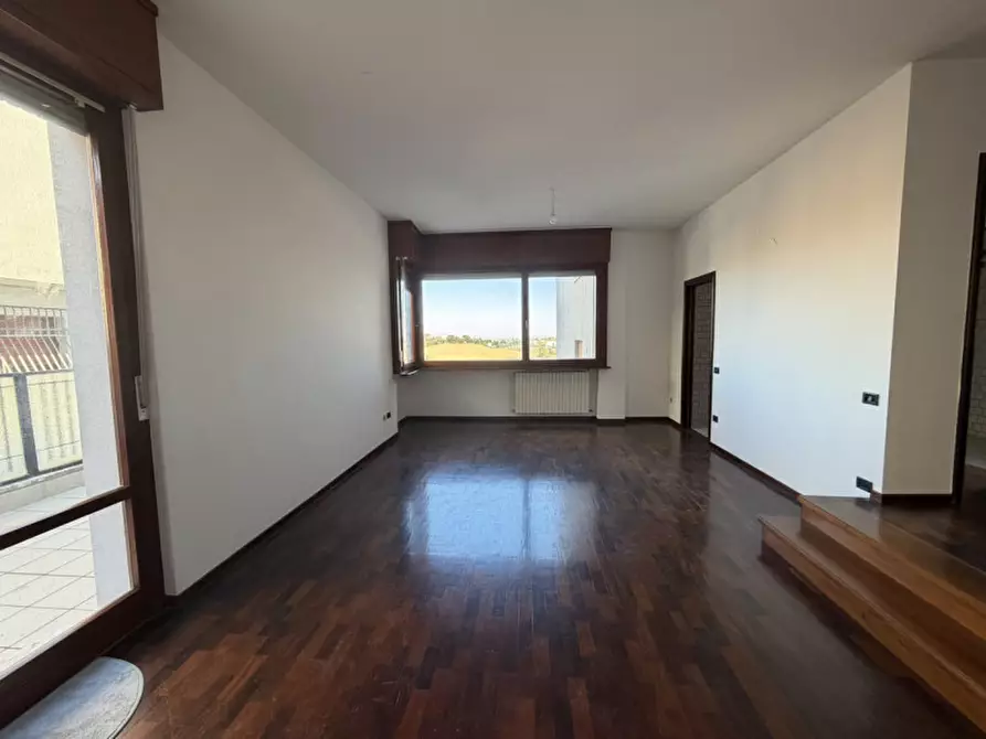 Immagine 8 di Villa in vendita  in Via Monte San Vicino a Ancona