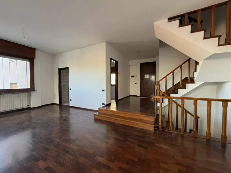 Immagine 9 di Villa in vendita  in Via Monte San Vicino a Ancona