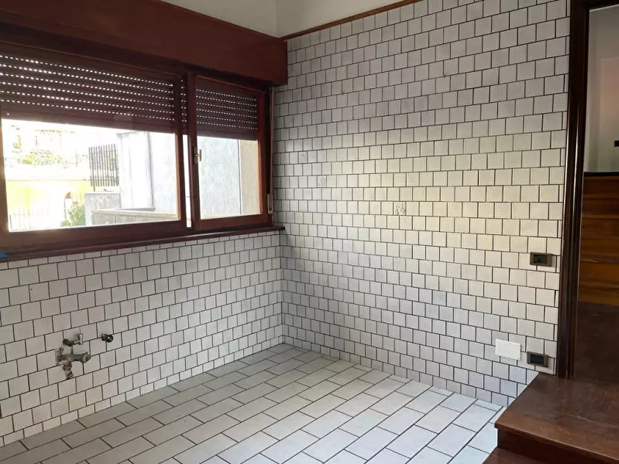 Immagine 10 di Villa in vendita  in Via Monte San Vicino a Ancona
