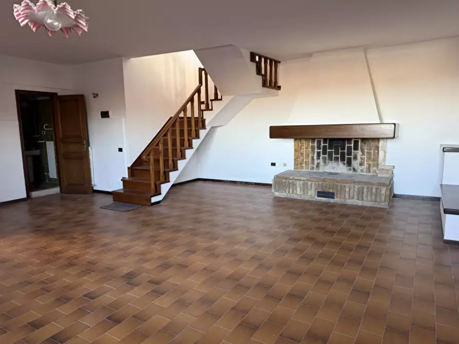 Immagine 15 di Villa in vendita  in Via Monte San Vicino a Ancona