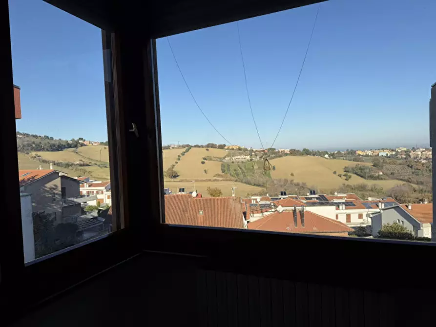 Immagine 21 di Villa in vendita  in Via Monte San Vicino a Ancona