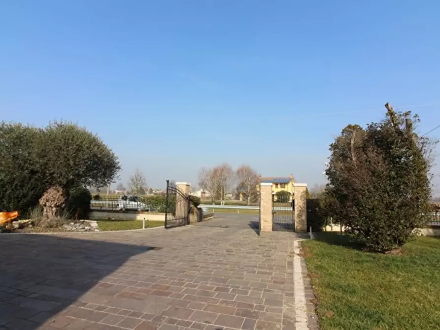 Immagine 53 di Villa in vendita  in via Pelosa a Veggiano