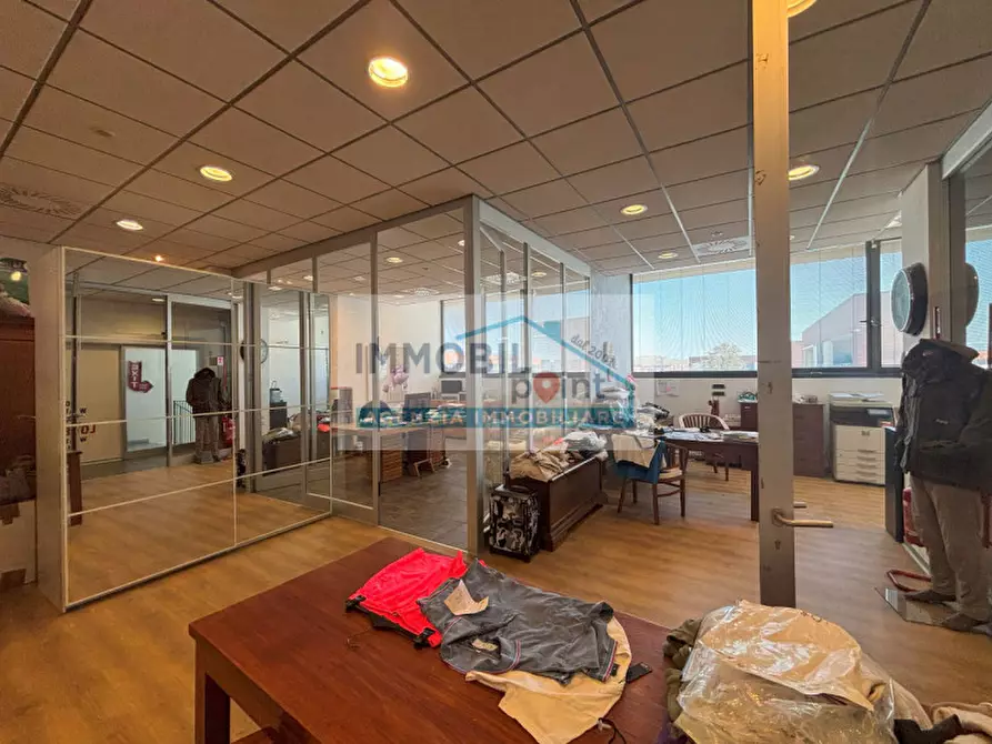 Immagine 2 di Ufficio in vendita  in piazza dell'artigianato a Abano Terme