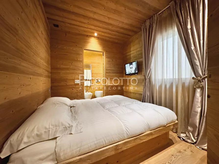 Immagine 14 di Appartamento in vendita  in località Majon a Cortina D'ampezzo
