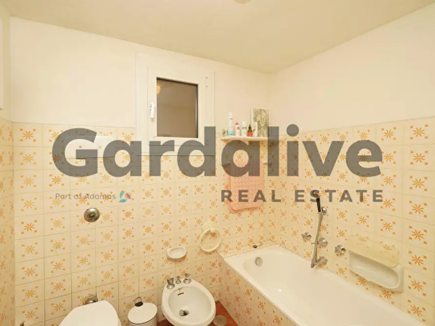 Immagine 19 di Appartamento in vendita  in Viale Catullo a Manerba Del Garda