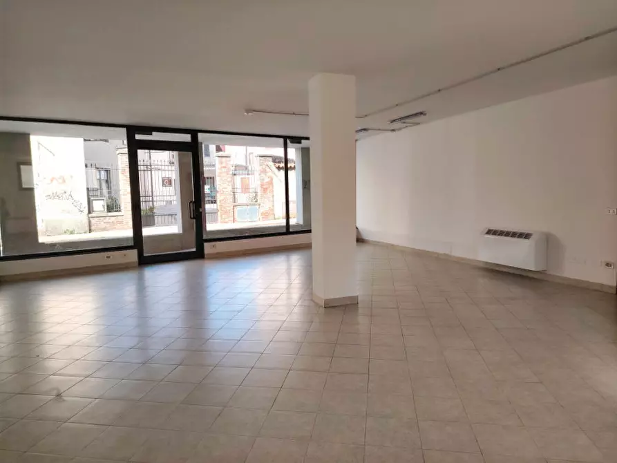 Immagine 1 di Laboratorio in affitto  a Thiene