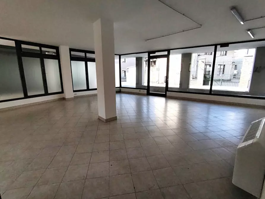 Immagine 3 di Laboratorio in affitto  a Thiene