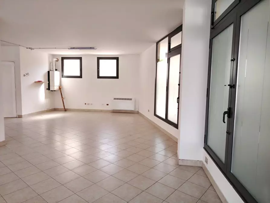 Immagine 4 di Laboratorio in affitto  a Thiene