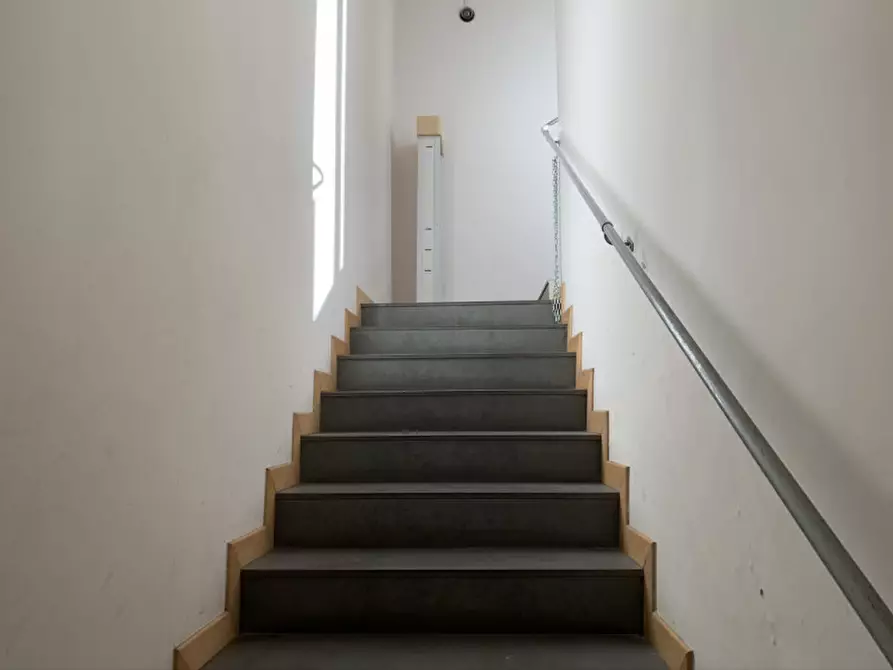 Immagine 8 di Negozio in affitto  in Corso Stamira a Ancona