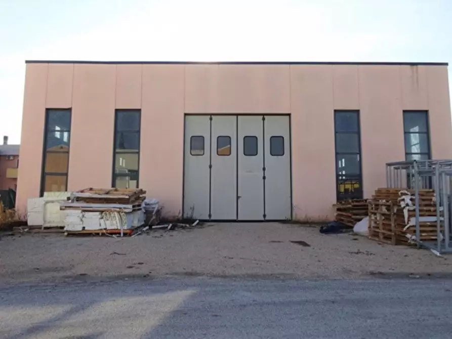 Immagine 1 di Capannone industriale in vendita  in Via del Lavoro, N. snc a Cannara