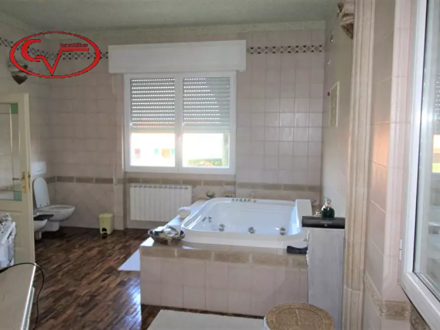 Immagine 16 di Villa in vendita  in via gori a Cavriglia