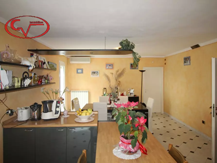 Immagine 59 di Villa in vendita  in via gori a Cavriglia