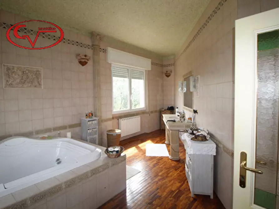 Immagine 80 di Villa in vendita  in via gori a Cavriglia