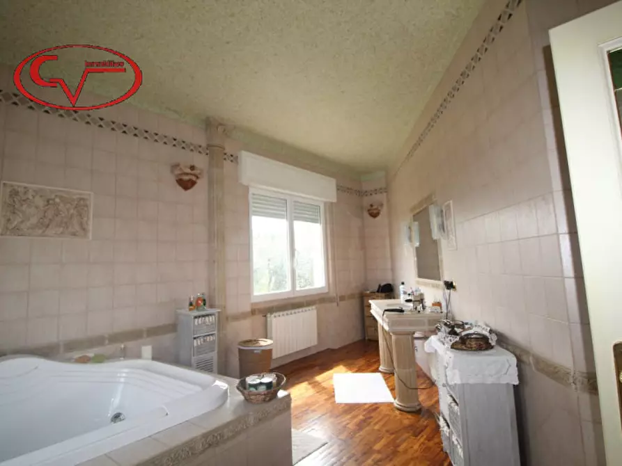 Immagine 81 di Villa in vendita  in via gori a Cavriglia