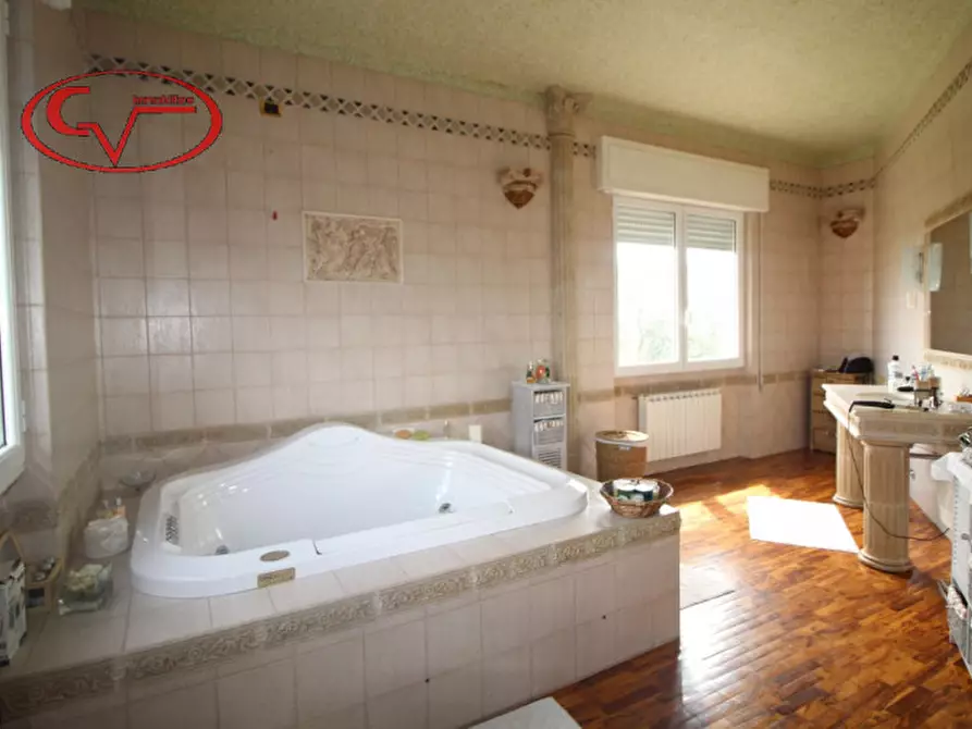 Immagine 82 di Villa in vendita  in via gori a Cavriglia