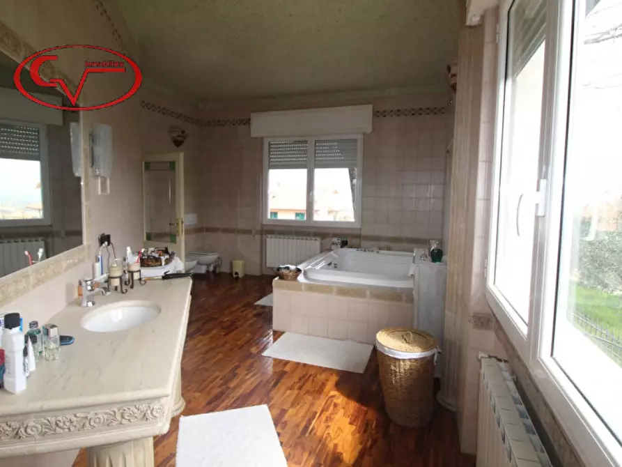 Immagine 84 di Villa in vendita  in via gori a Cavriglia