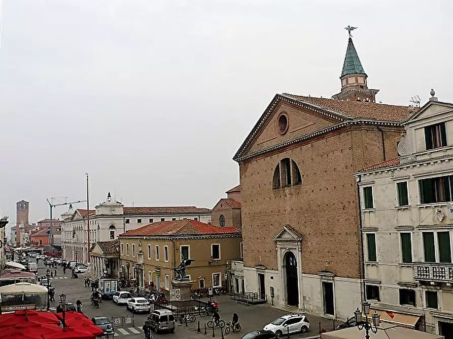 Immagine 2 di Palazzo in vendita  in Corso Del Popolo a Chioggia