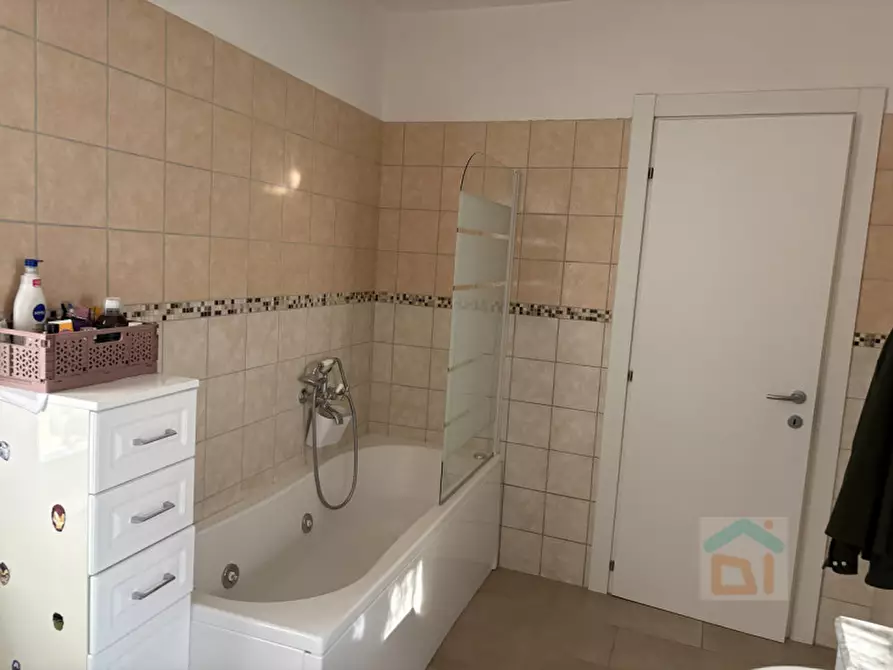 Immagine 11 di Villetta a schiera in vendita  in piazza Cesare Battisti 11 a Gonars