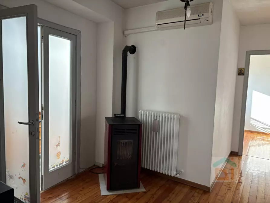 Immagine 19 di Villetta a schiera in vendita  in piazza Cesare Battisti 11 a Gonars