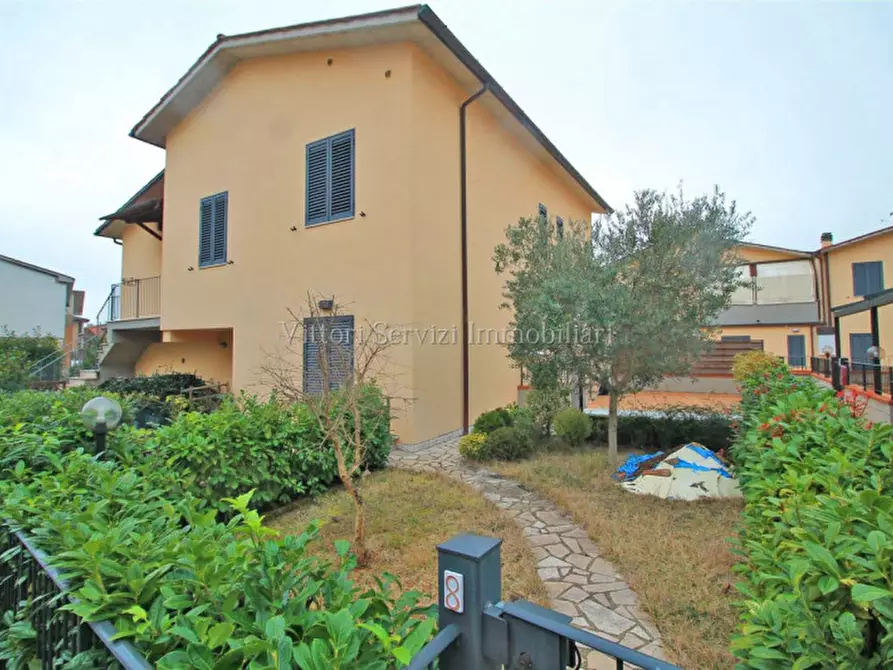 Immagine 1 di Appartamento in vendita  in via della rinascita a Rapolano Terme