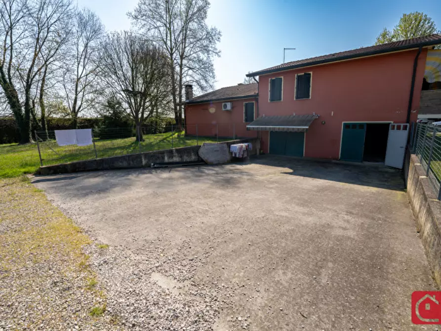 Immagine 10 di Villa in vendita  a Legnaro