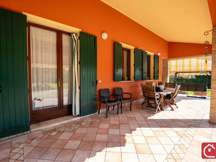 Immagine 11 di Villa in vendita  a Legnaro