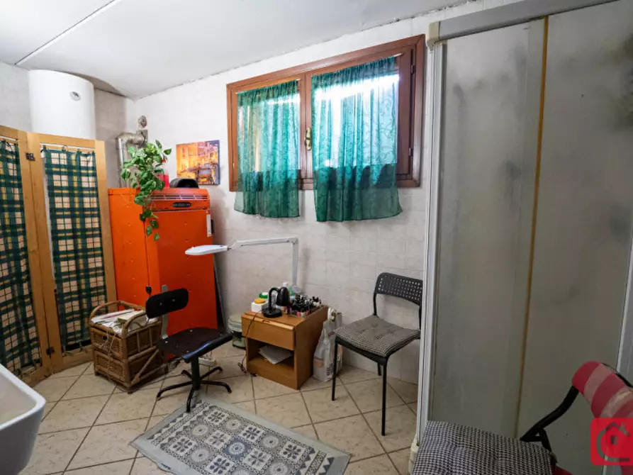 Immagine 22 di Villa in vendita  a Legnaro
