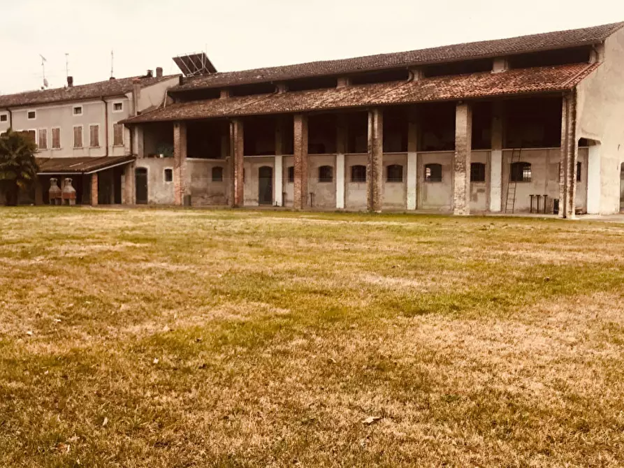 Immagine 4 di Agriturismo in vendita  in ceresara a Ceresara