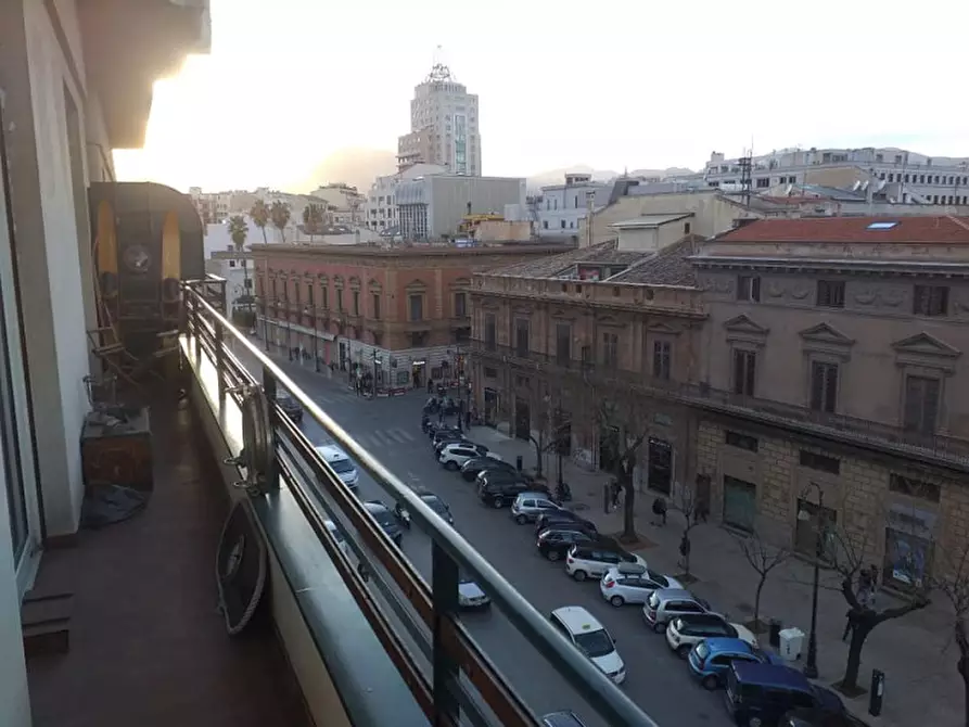 Immagine 2 di Appartamento in vendita  in via Cavour a Palermo