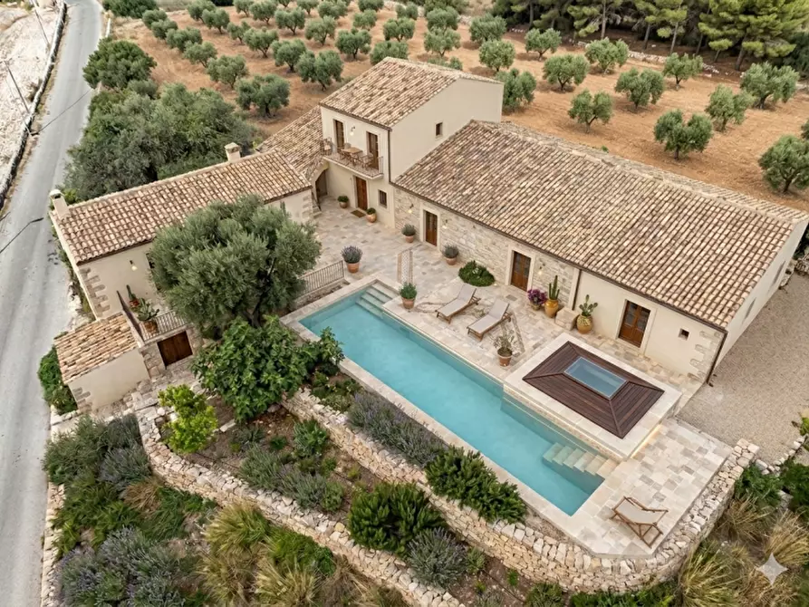 Immagine 2 di Casa indipendente in vendita  in Via della Fontana a Ragusa