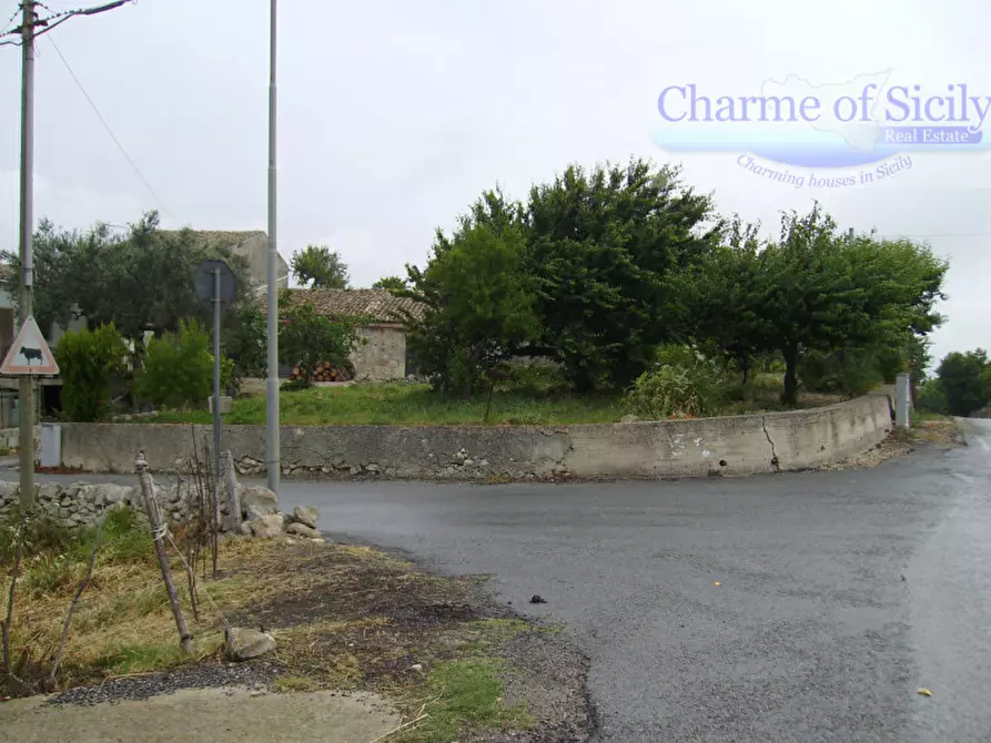 Immagine 22 di Rustico / casale in vendita  in Via della Fontana a Ragusa