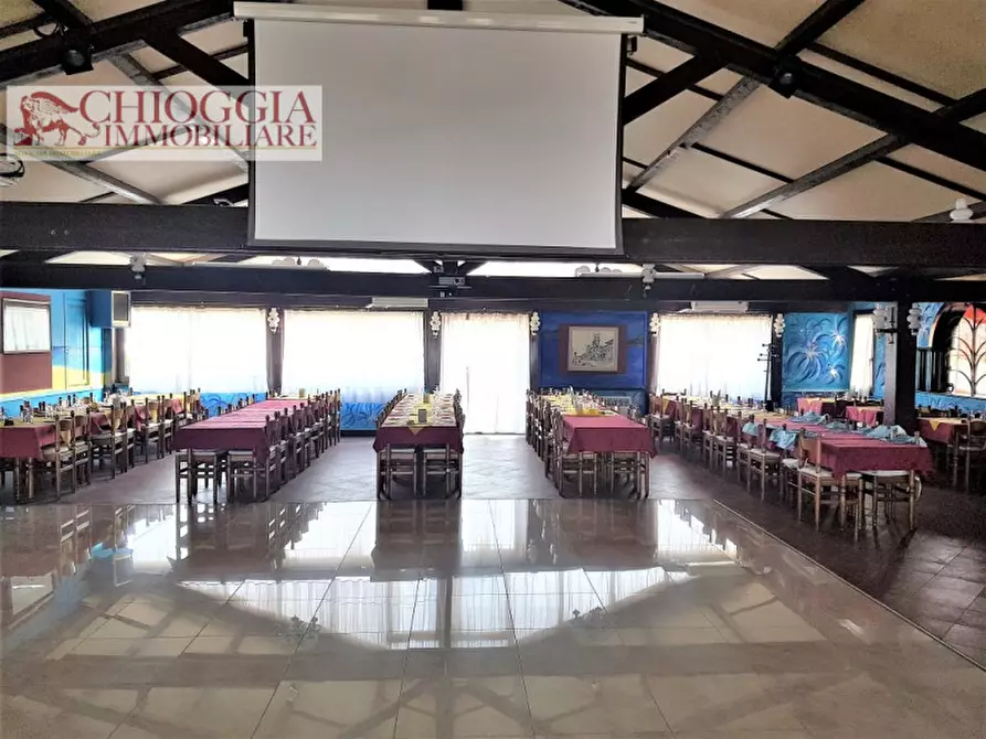 Immagine 3 di Attività commerciale in vendita  in Via Nazioni Unite a Chioggia