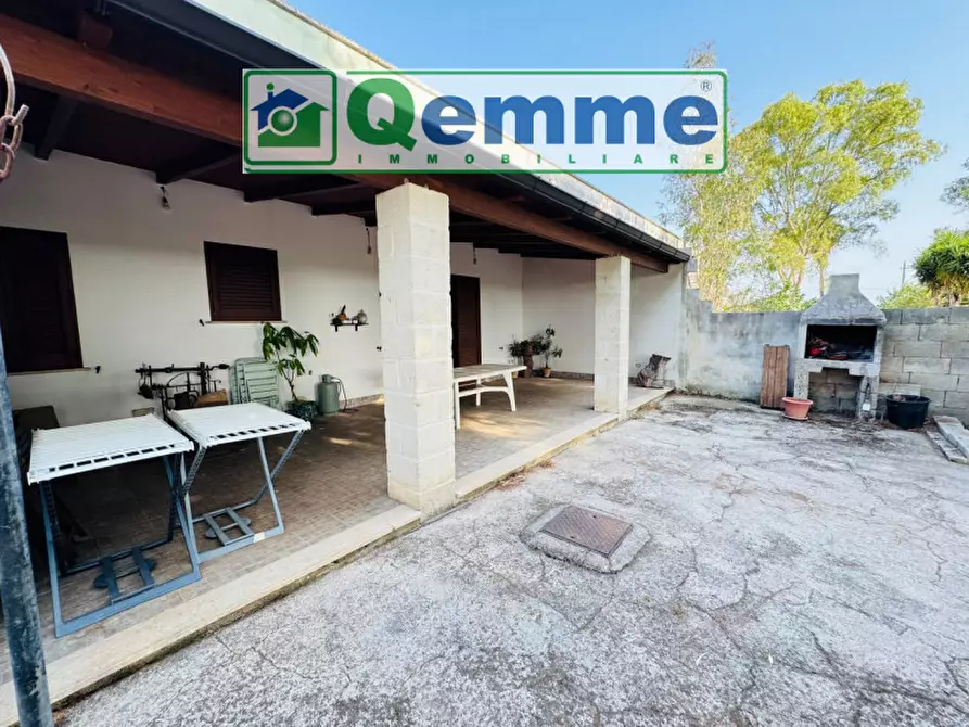 Immagine 32 di Villa in vendita  in Via Solano Li Belli a Lequile