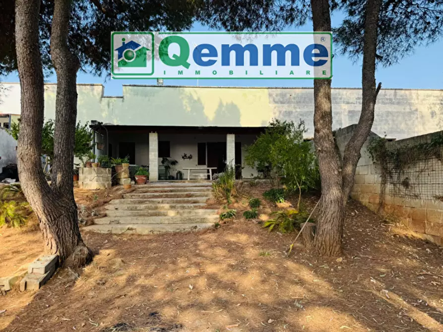 Immagine 33 di Villa in vendita  in Via Solano Li Belli a Lequile